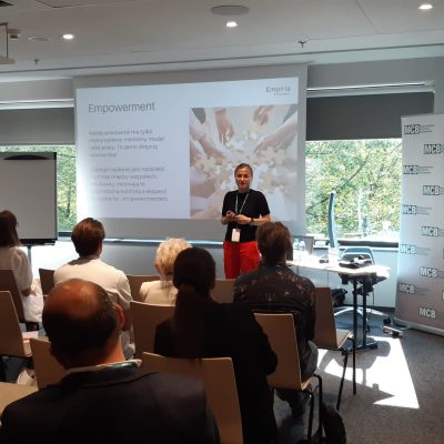 86900520-93ad-439e-a142-46442052752f